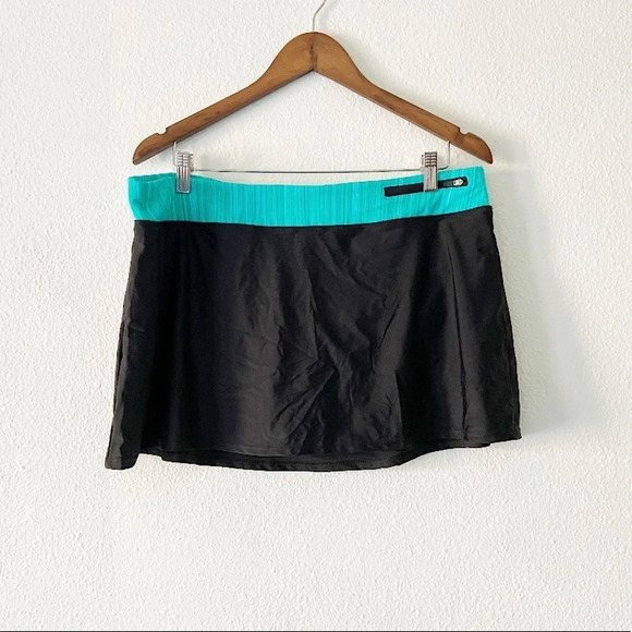Swim Colorblock Skirted Bottoms Green Swim Skirt Zip Pocket NEW Size 2XL - Picture 1 of 12